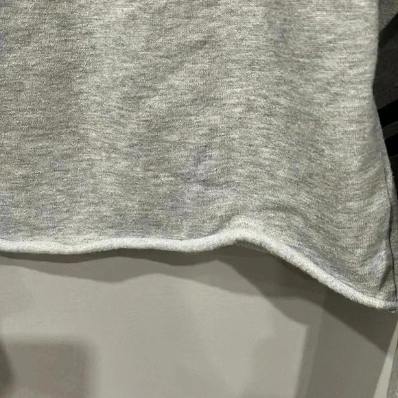 ❤️2/$30❤️[M]Disney  LILO Stitch Gray Crew Neck Cropped Sweatshirt - Picture 7 of 7